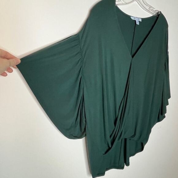 She & Sky Women's Tunic Top Size S Green Dolman Flutter Sleeve Crossover V-Neck - Picture 2 of 5